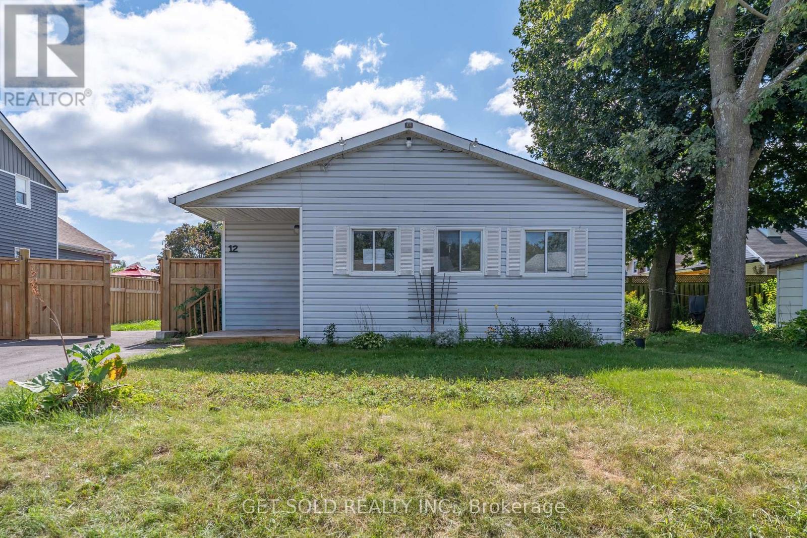 12 Vimy Street, Halton Hills, Ontario  L7J 1S1 - Photo 2 - W13713660