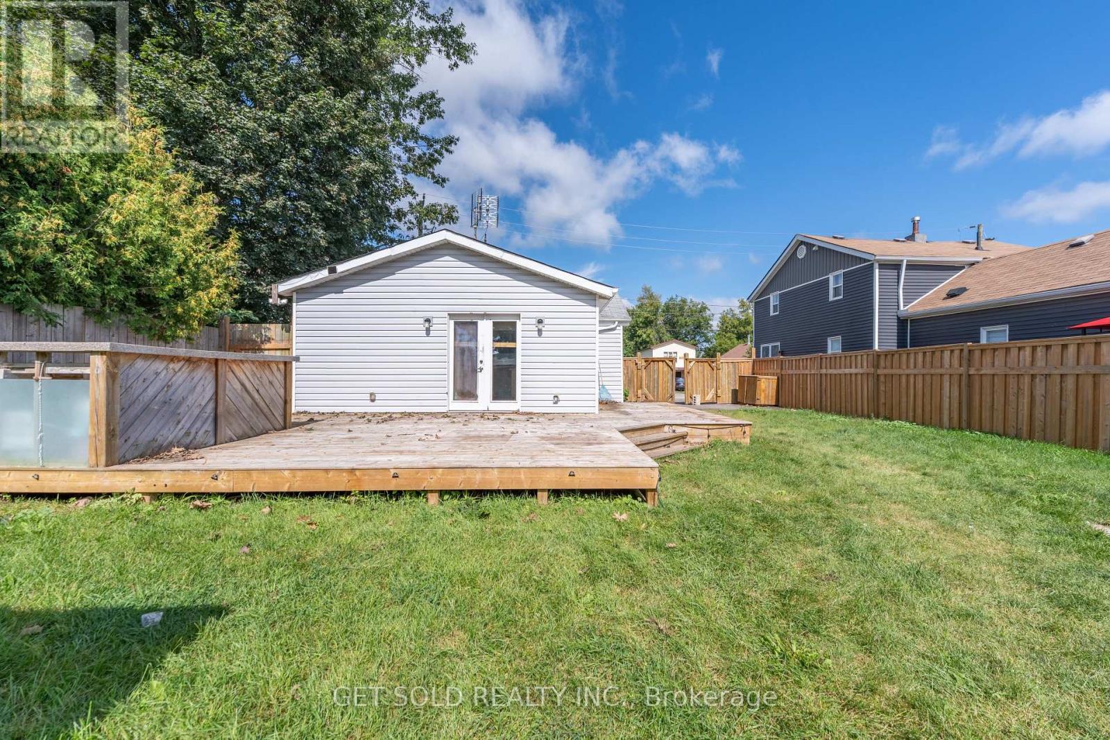 12 Vimy Street, Halton Hills, Ontario  L7J 1S1 - Photo 31 - W13713660