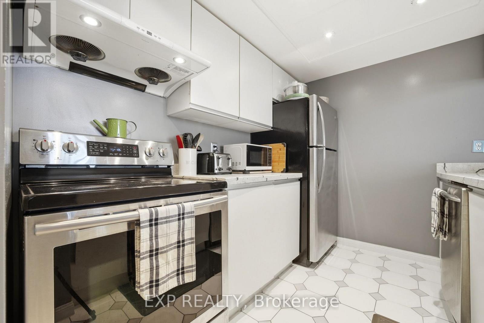 1001 - 101 Subway Crescent, Toronto, Ontario  M9B 6K4 - Photo 16 - W13713662