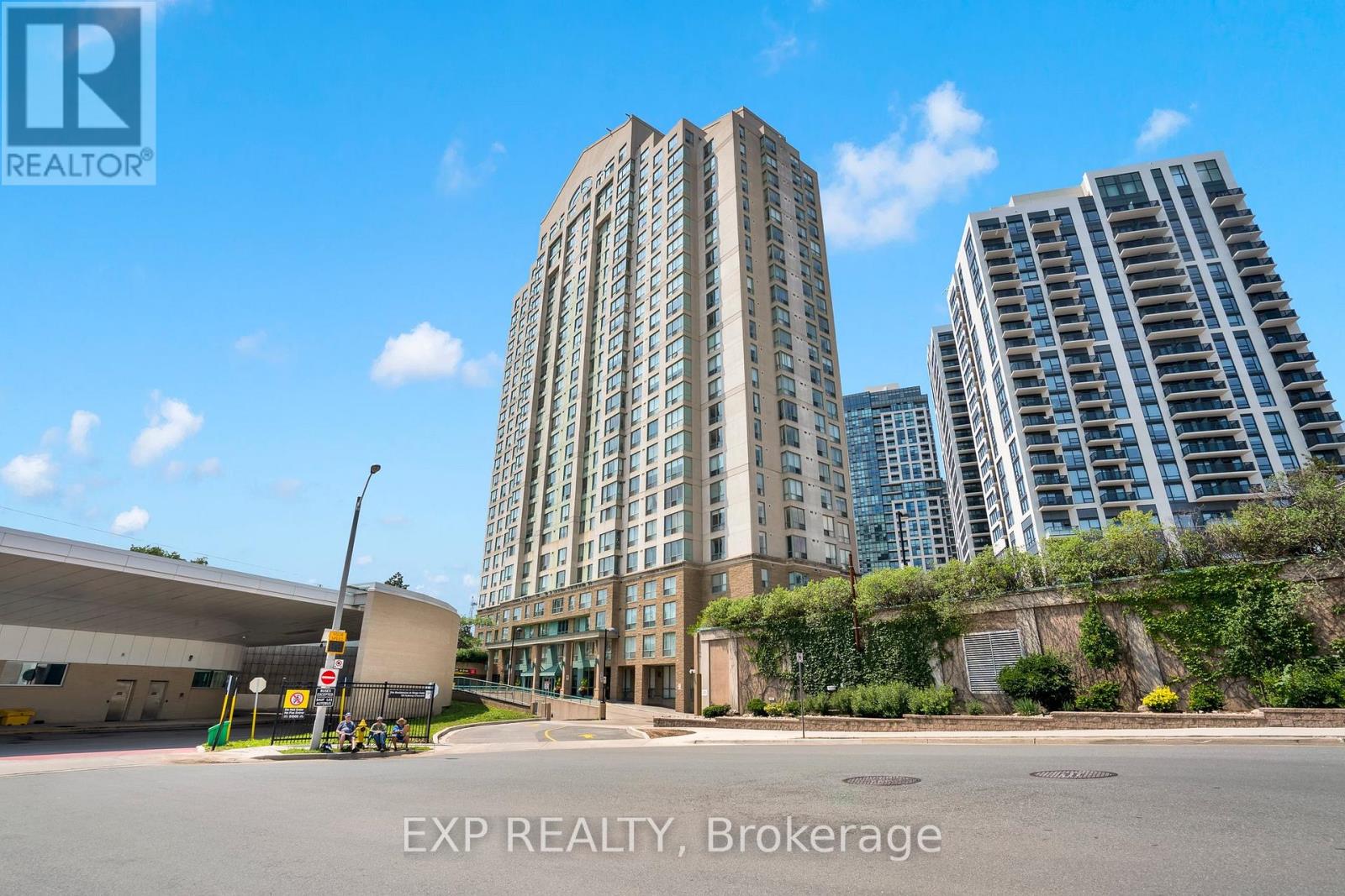 1001 - 101 Subway Crescent, Toronto, Ontario  M9B 6K4 - Photo 2 - W13713662