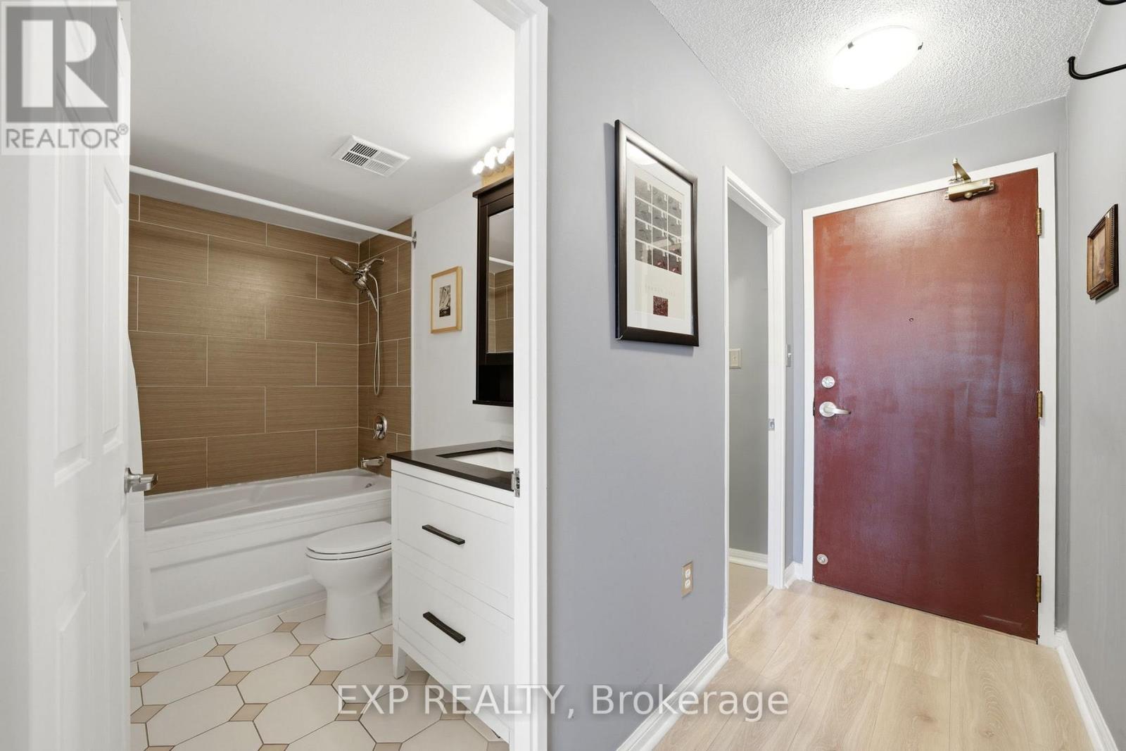 1001 - 101 Subway Crescent, Toronto, Ontario  M9B 6K4 - Photo 7 - W13713662