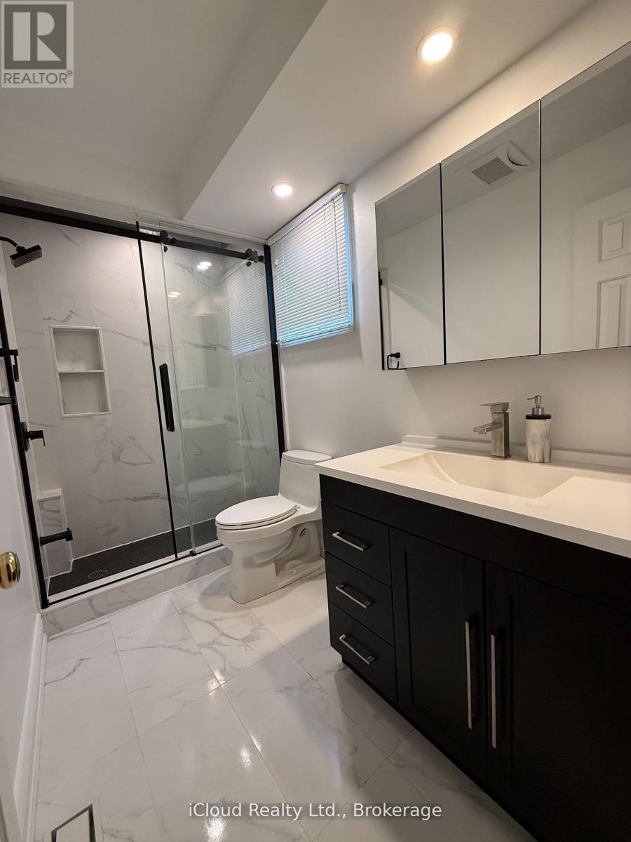 2067 Hunters Wood Drive, Burlington, Ontario  L7M 2T1 - Photo 14 - W13713700