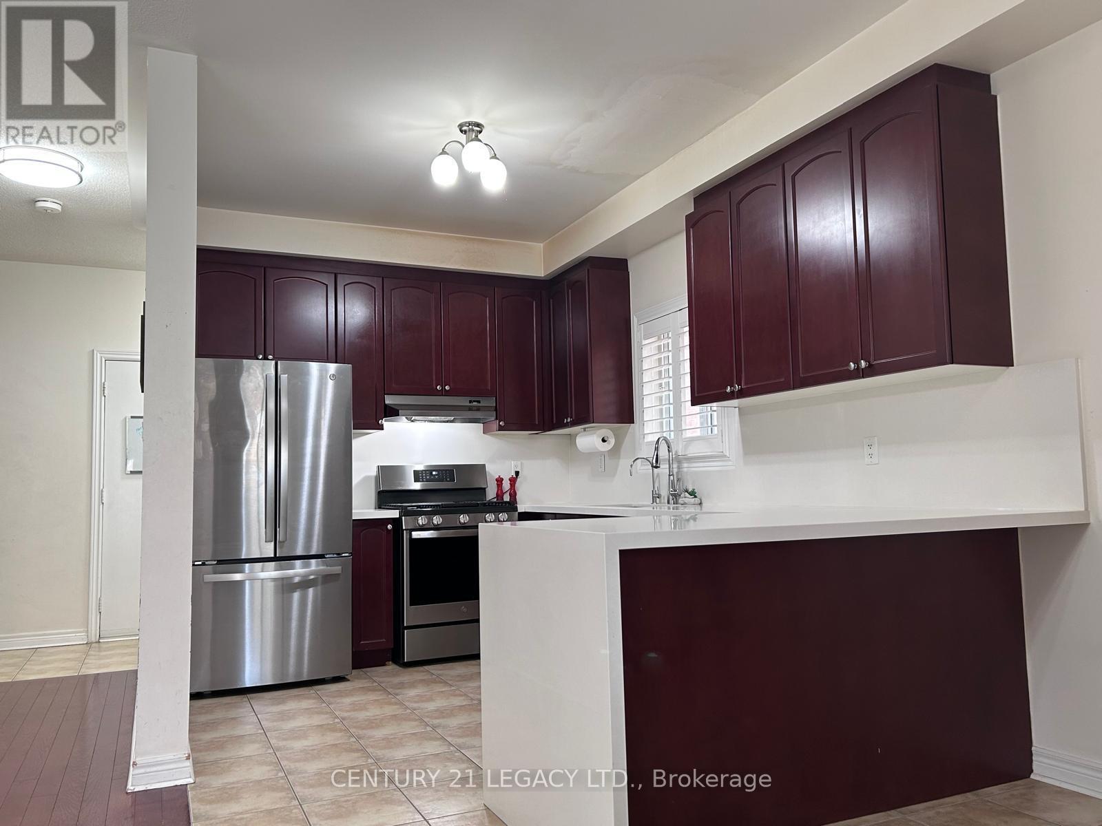 385 Comiskey Crescent, Mississauga, Ontario  L5W 0C6 - Photo 5 - W13713708