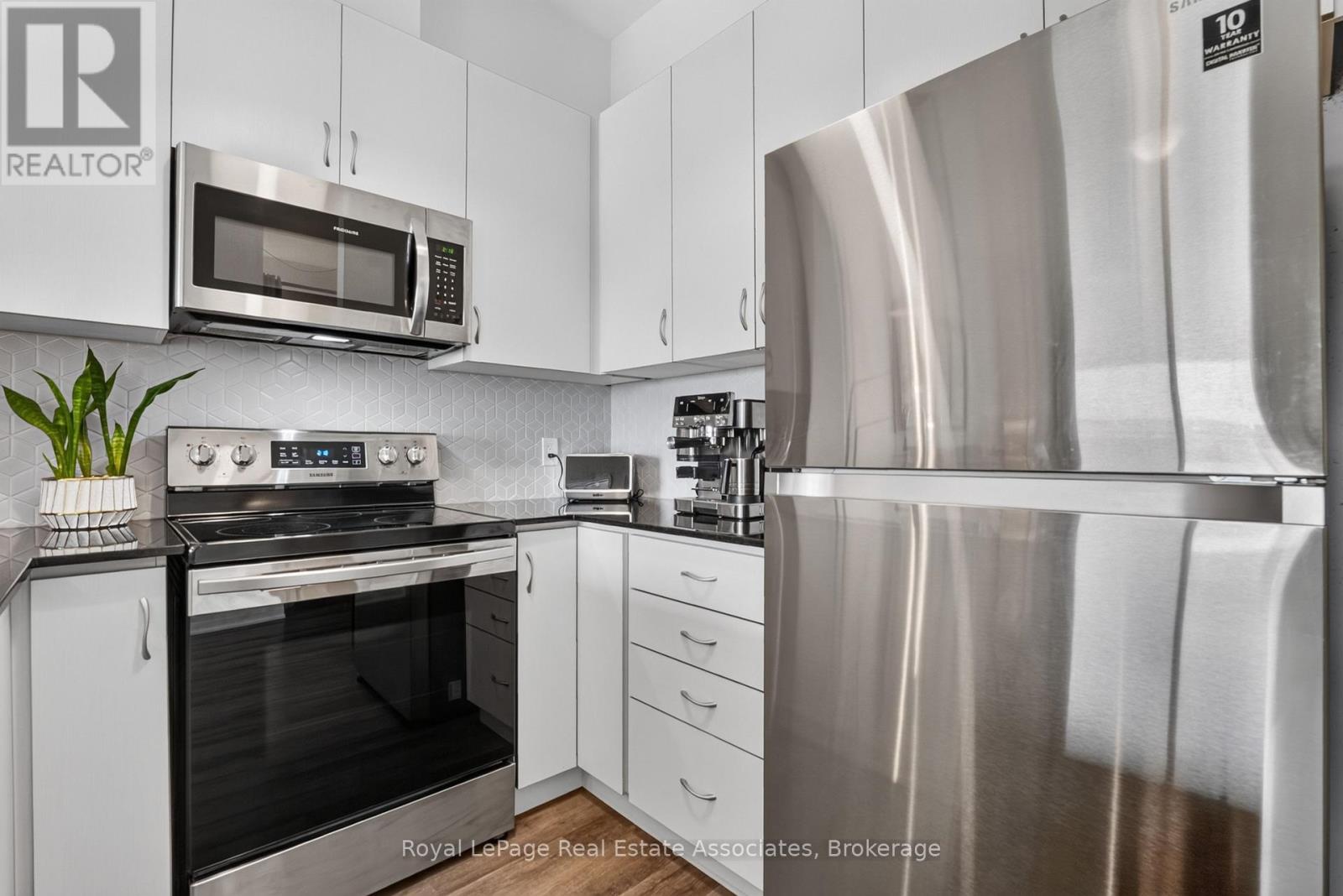636 - 102 Grovewood Common, Oakville, Ontario  L6H 0X2 - Photo 5 - W13713784