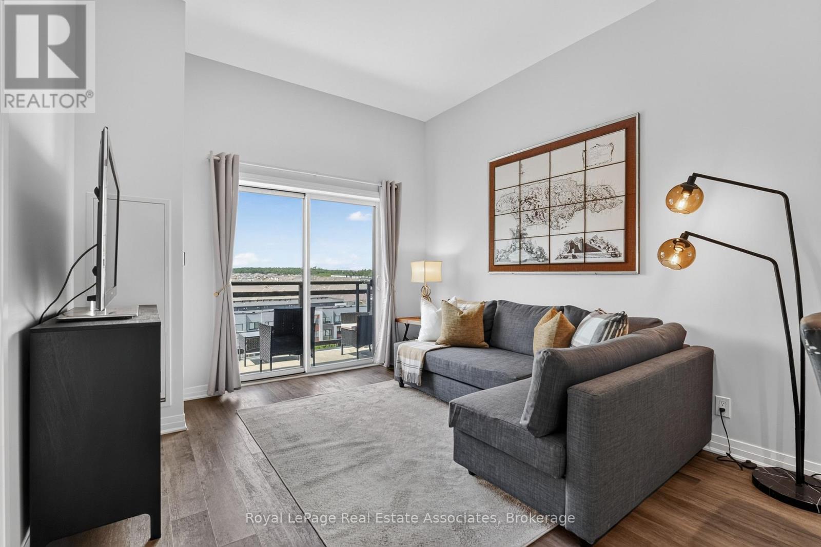 636 - 102 Grovewood Common, Oakville, Ontario  L6H 0X2 - Photo 8 - W13713784