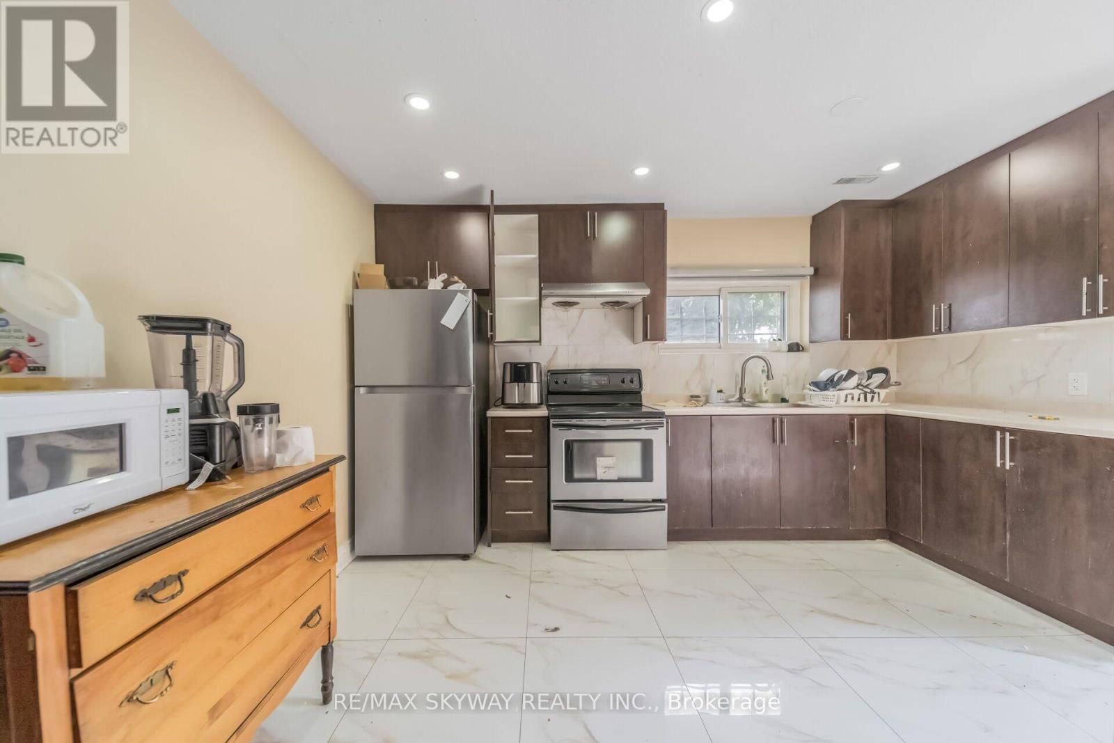 42 Newbury Drive, Kitchener, Ontario  N2N 2X6 - Photo 32 - X13713620