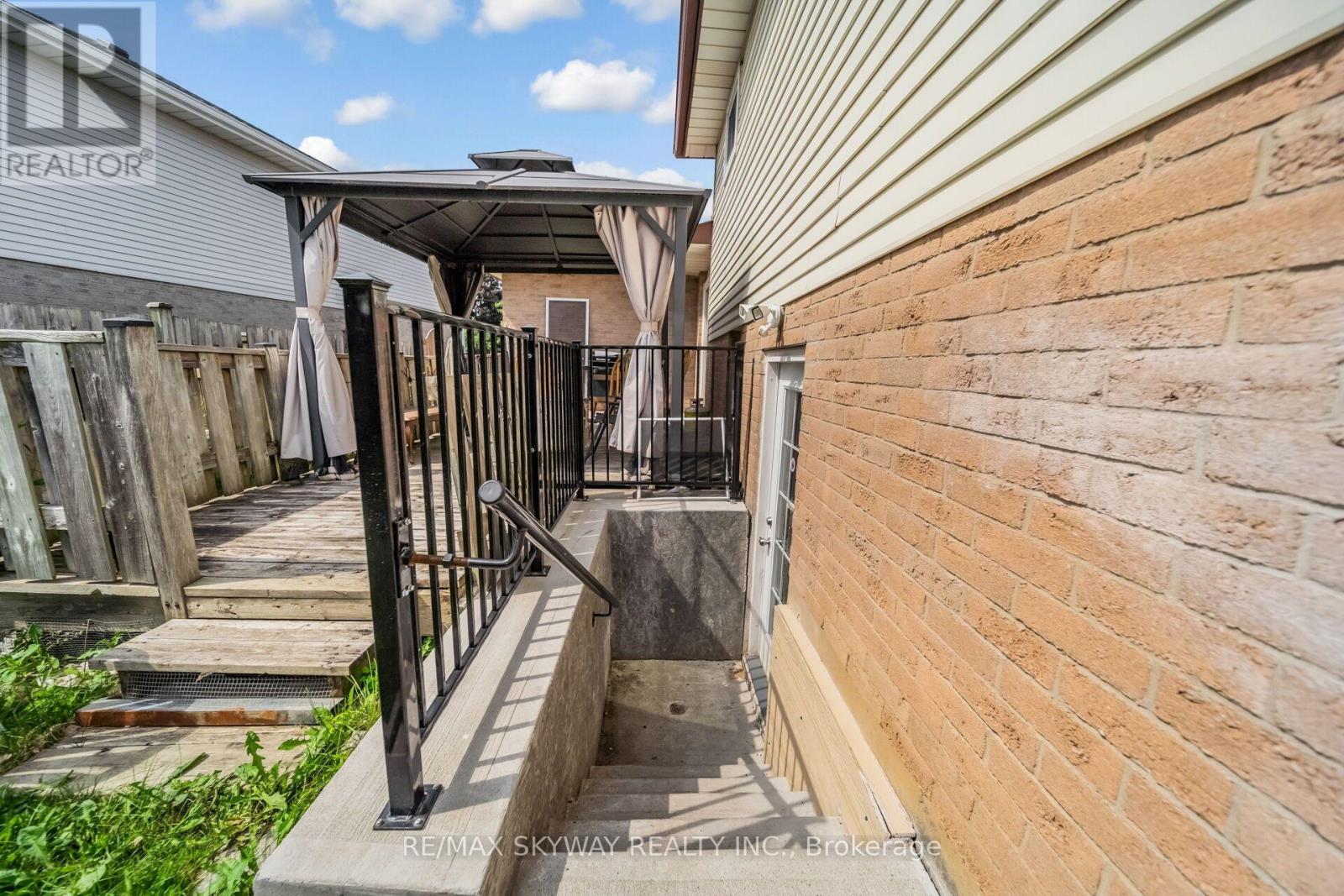 42 Newbury Drive, Kitchener, Ontario  N2N 2X6 - Photo 47 - X13713620