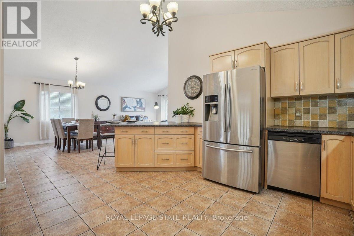 32 Sonoma Lane, Hamilton, Ontario  L8E 6B5 - Photo 3 - X13713684