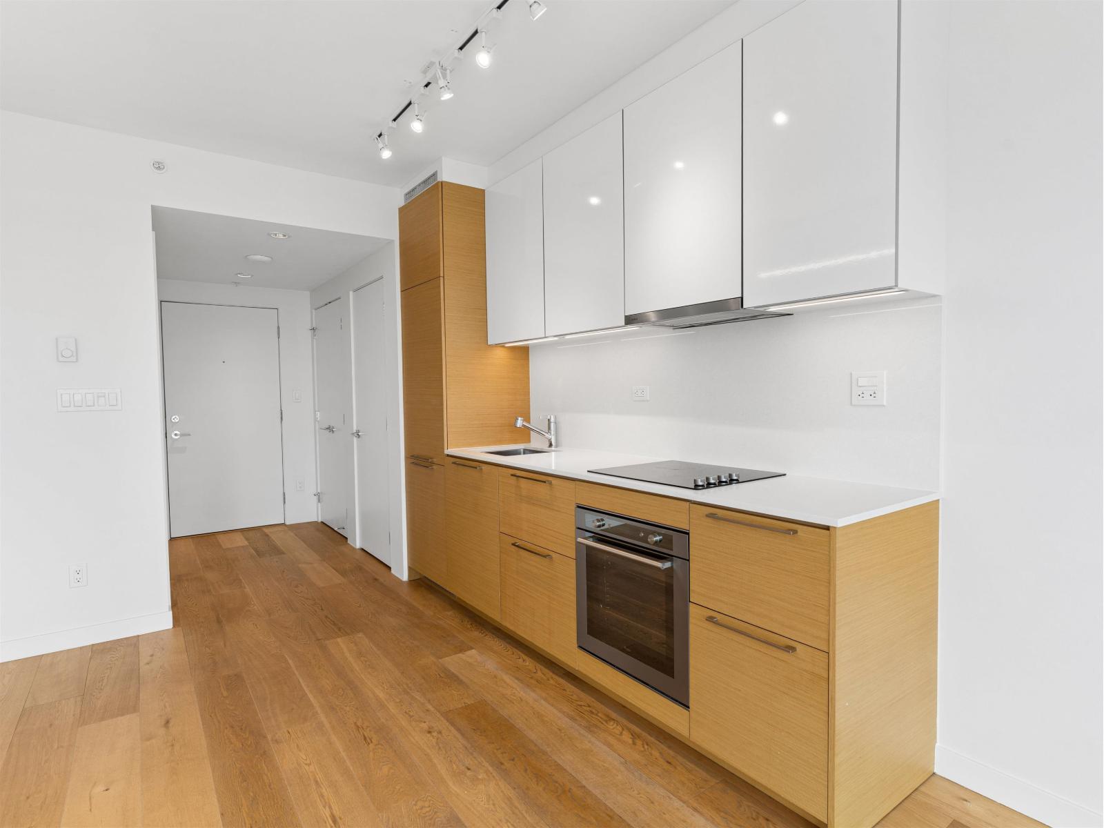 1903 13438 Central Avenue, Surrey, British Columbia V3T 0N2 - Photo 5 - R3157336