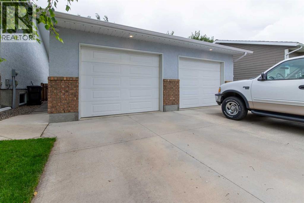 80 N 250 E, Raymond, Alberta  T0K 2S0 - Photo 41 - A2337105
