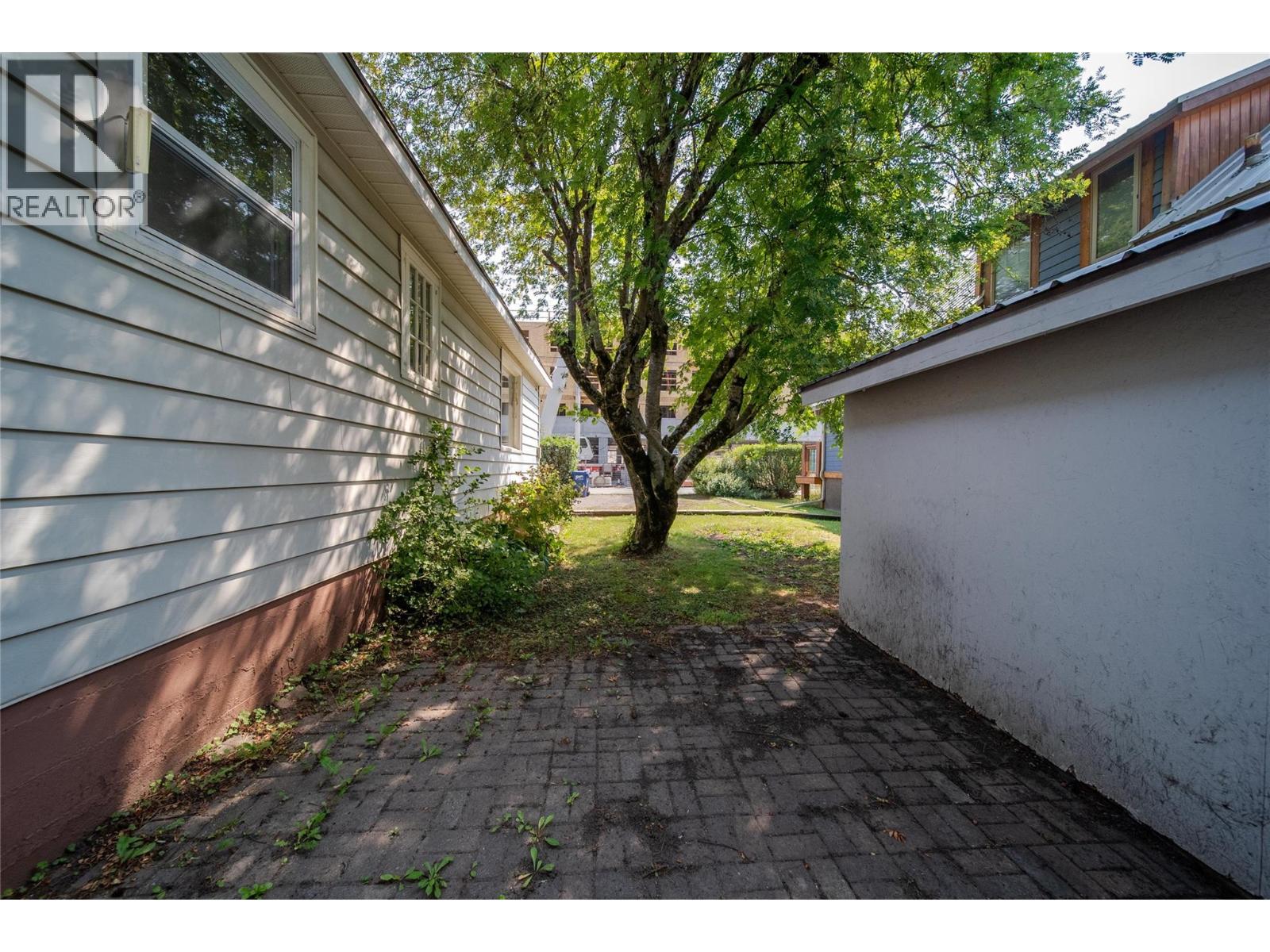 691 3rd Avenue, Fernie, British Columbia  V0B 1M0 - Photo 43 - 10398557