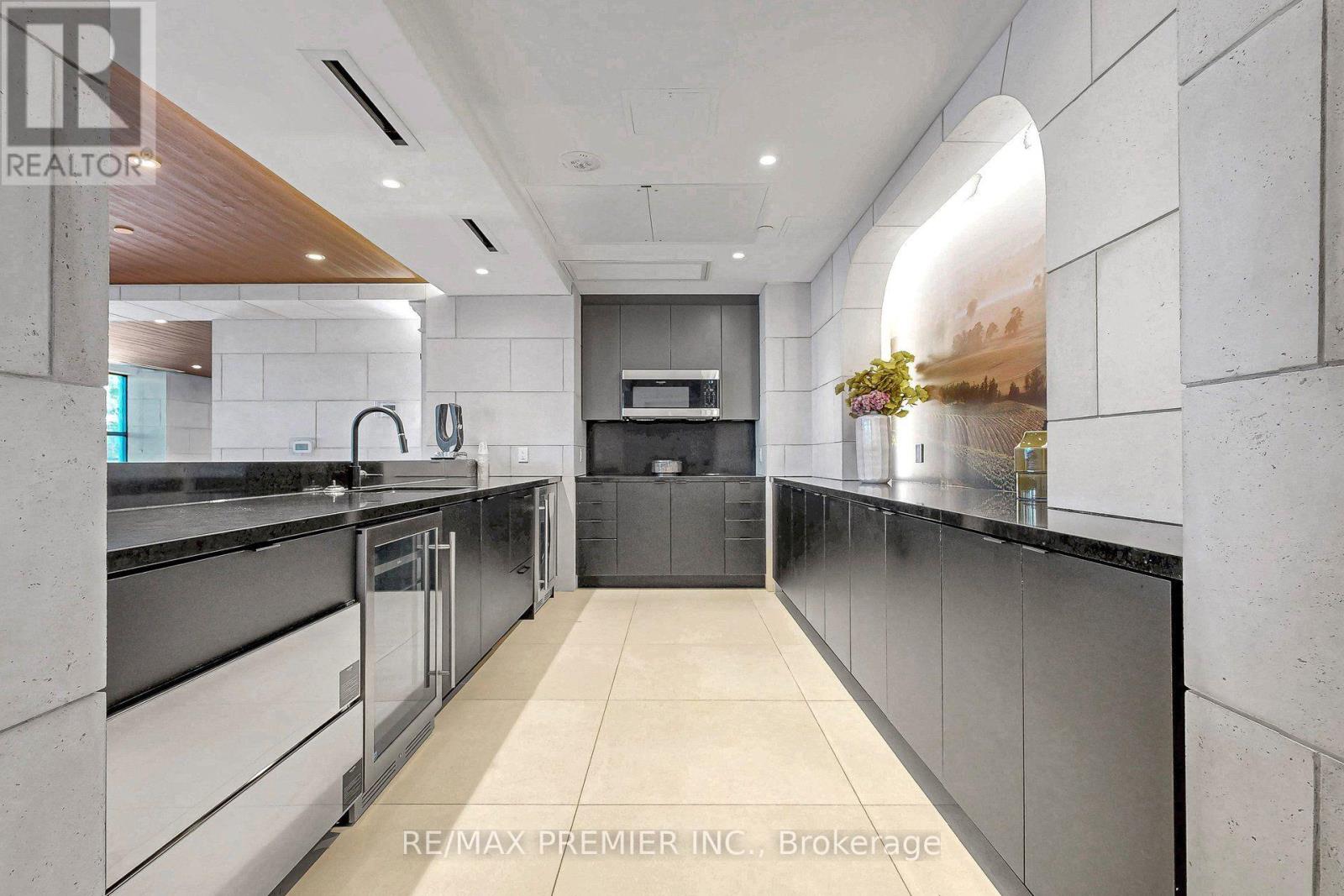 113 - 2075 King Road, King, Ontario  L7B 0R6 - Photo 39 - N13710110