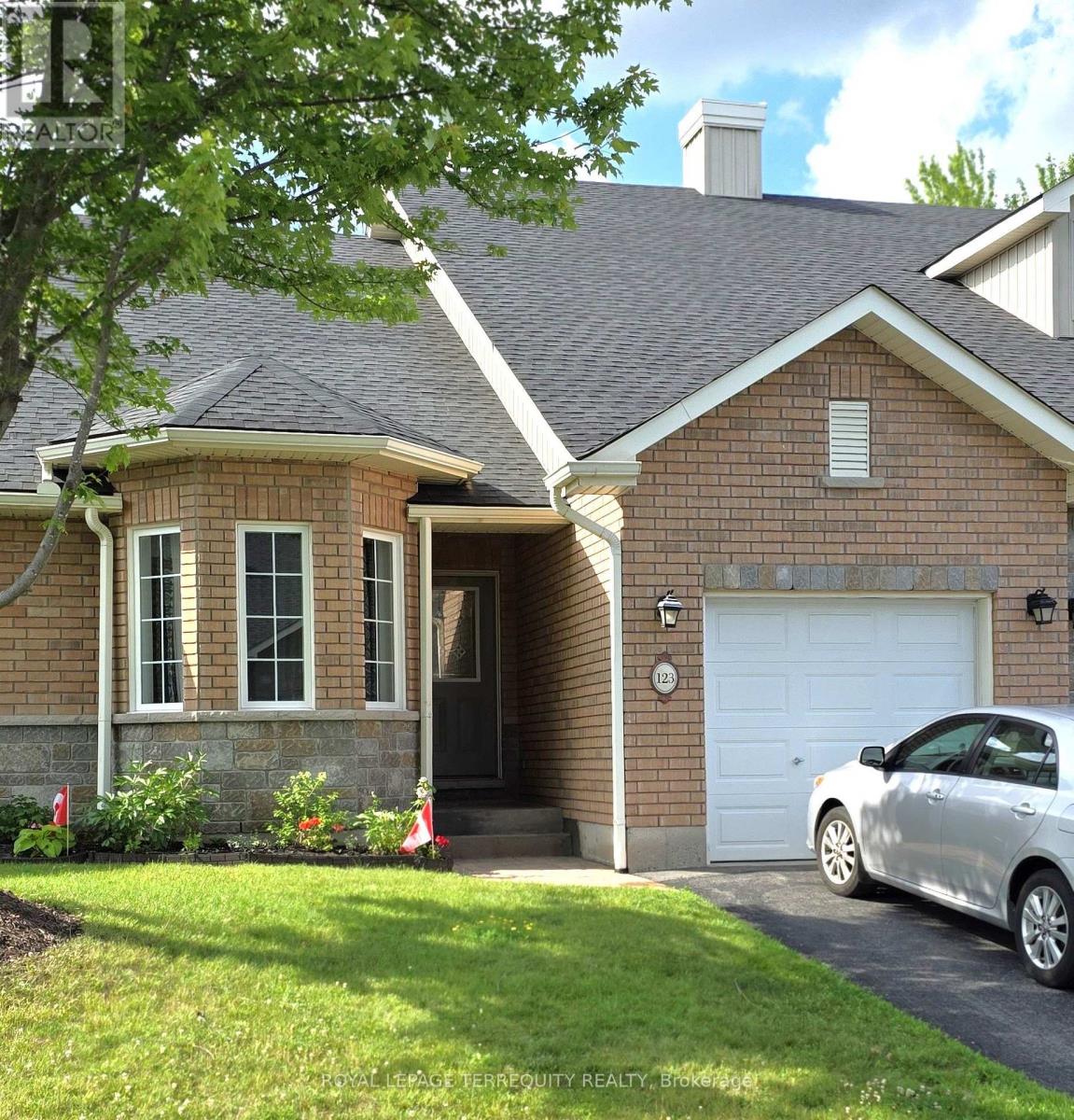 123 VILLAGE CRESCENT, Peterborough, Ontario