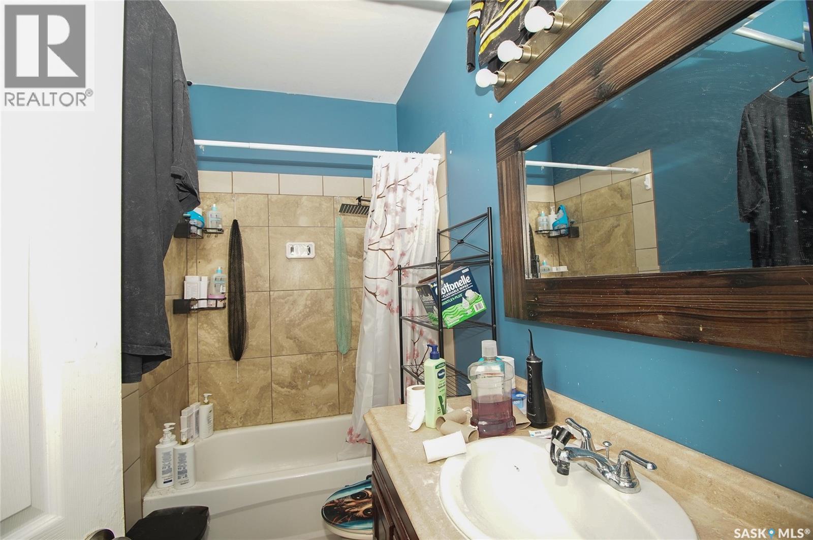 A B 417 Robinson Street, Regina, Saskatchewan  S4R 3R5 - Photo 10 - SK046679