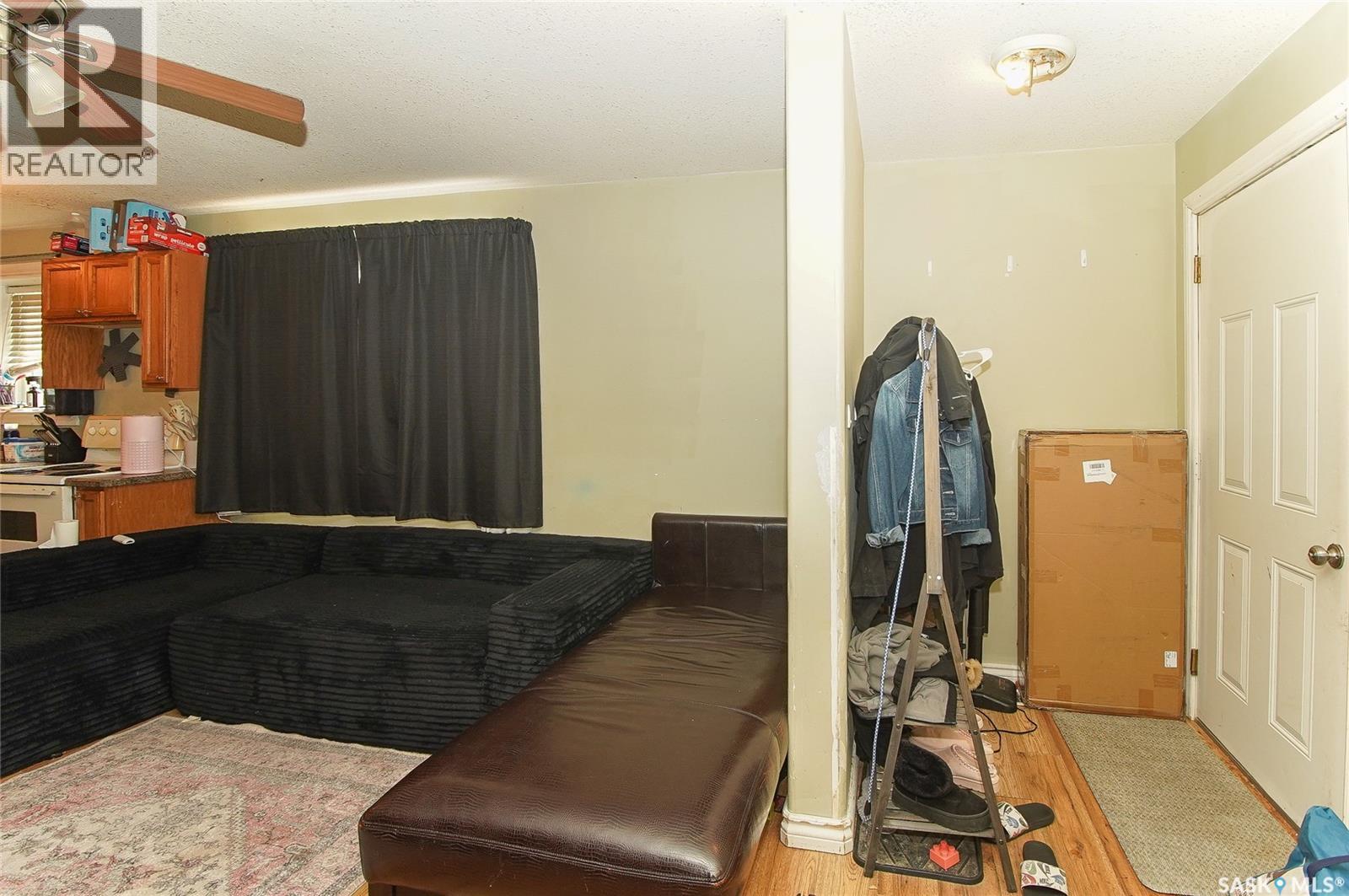 A B 417 Robinson Street, Regina, Saskatchewan  S4R 3R5 - Photo 14 - SK046679