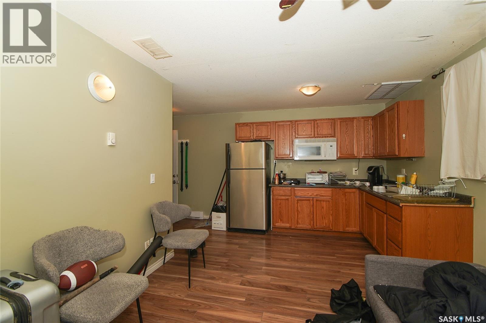 A B 417 Robinson Street, Regina, Saskatchewan  S4R 3R5 - Photo 15 - SK046679