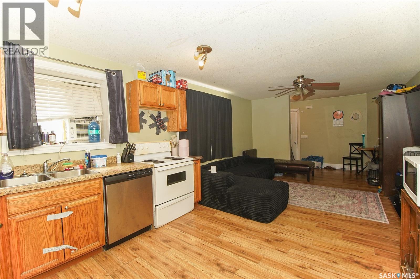 A B 417 Robinson Street, Regina, Saskatchewan  S4R 3R5 - Photo 16 - SK046679