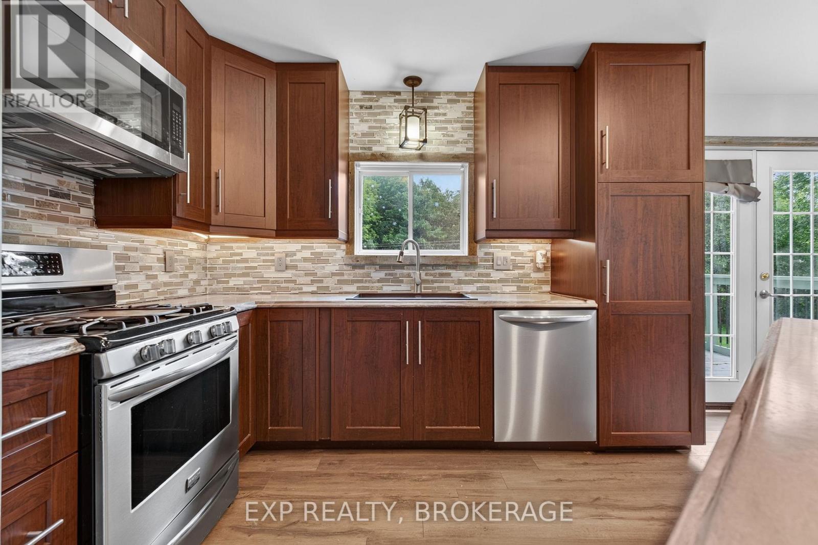 9009 Perth Road, Rideau Lakes, Ontario  K0G 1X0 - Photo 11 - X13713904
