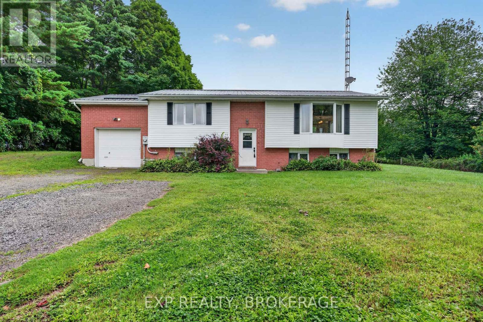 9009 Perth Road, Rideau Lakes, Ontario K0G 1X0 - Photo 3 - X13713904