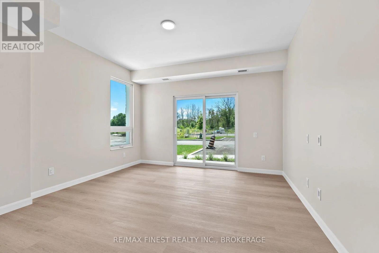 102 - 158 HERITAGE PARK DRIVE