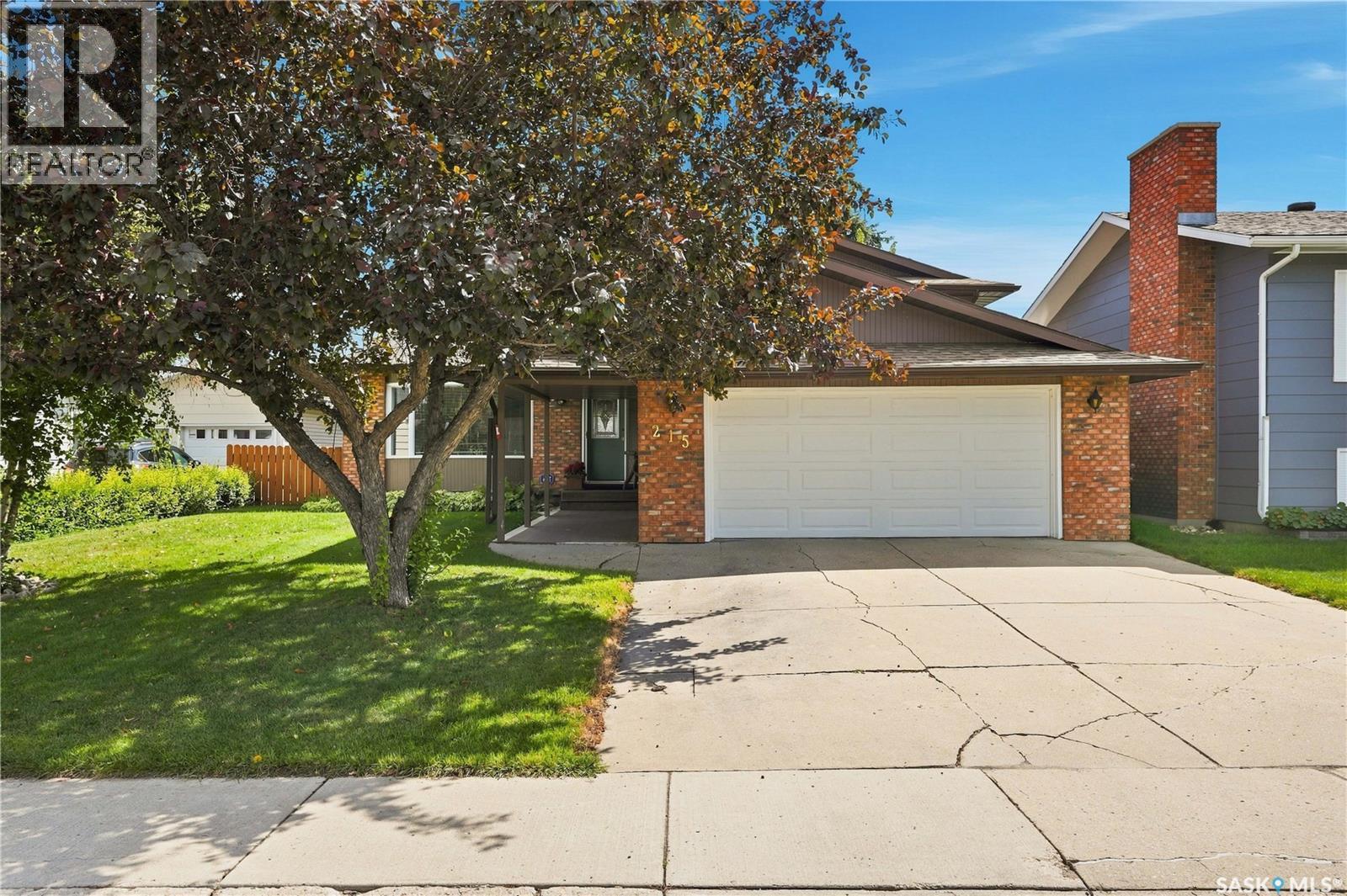 215 Stechishin Crescent, Saskatoon, Saskatchewan  S7K 5P6 - Photo 3 - SK046077