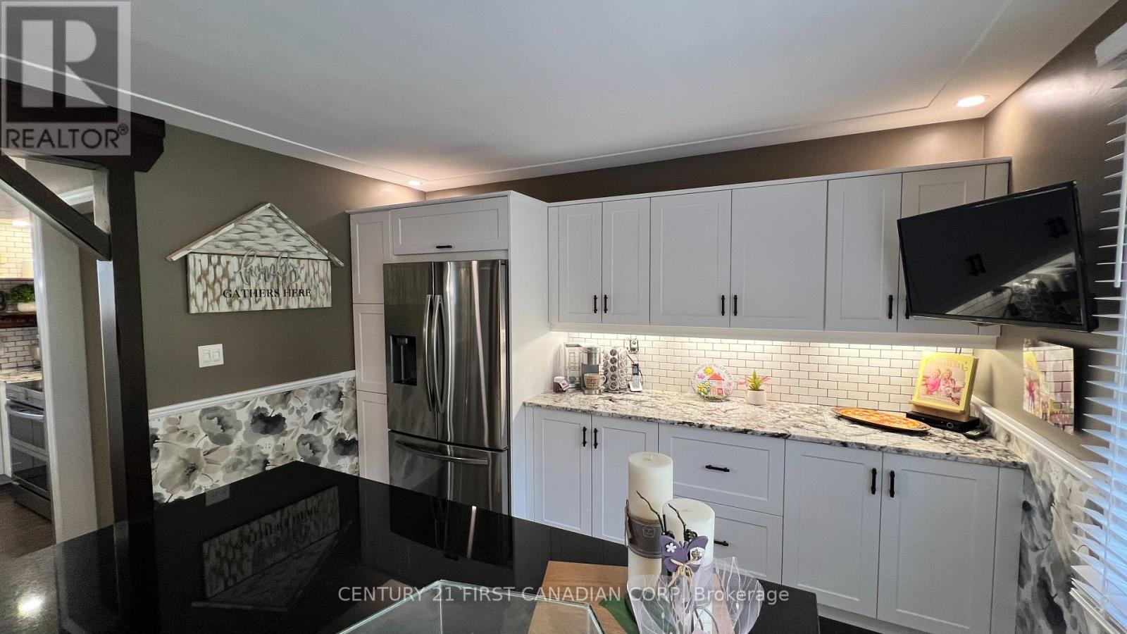 20883 Rebecca Road, Thames Centre, Ontario  N0E 1W0 - Photo 6 - X13713894