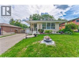104 Springbank Crescent — photo 1