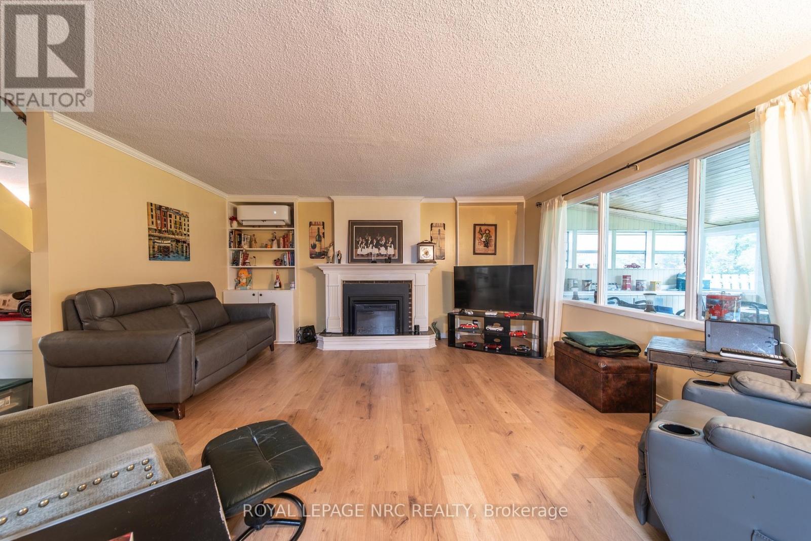6334 Frederica Street, Niagara Falls, Ontario  L2G 1C4 - Photo 3 - X13713922