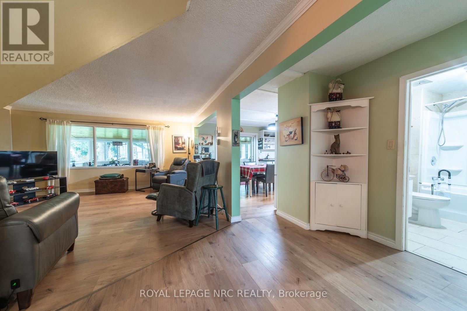 6334 Frederica Street, Niagara Falls, Ontario  L2G 1C4 - Photo 5 - X13713922