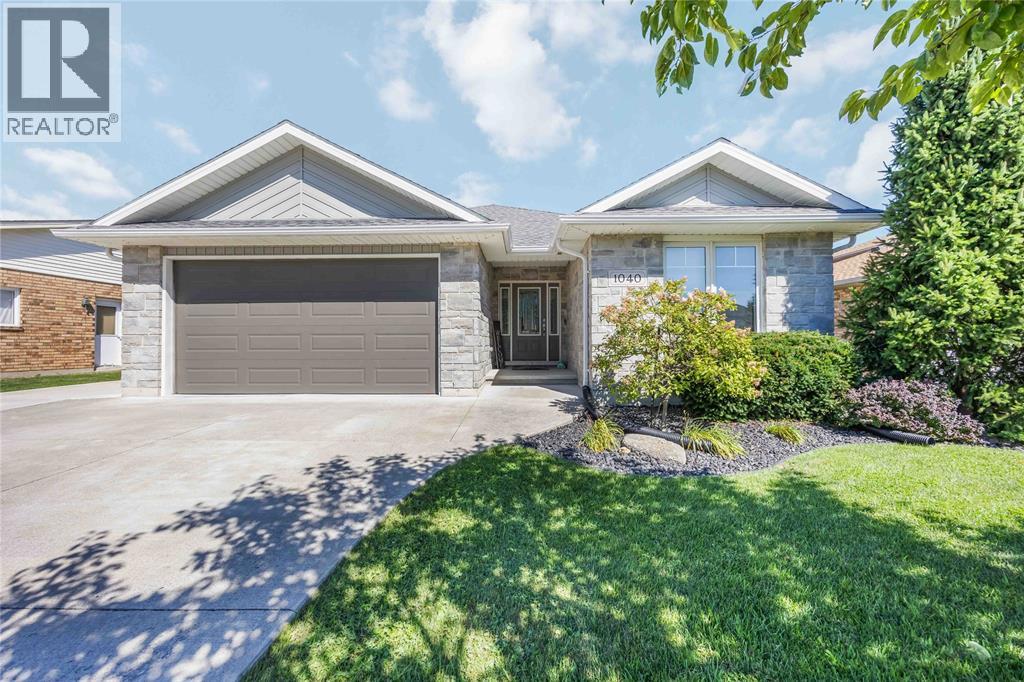 1040 Finch Drive, Sarnia, Ontario  N7S 6A7 - Photo 1 - 26020700
