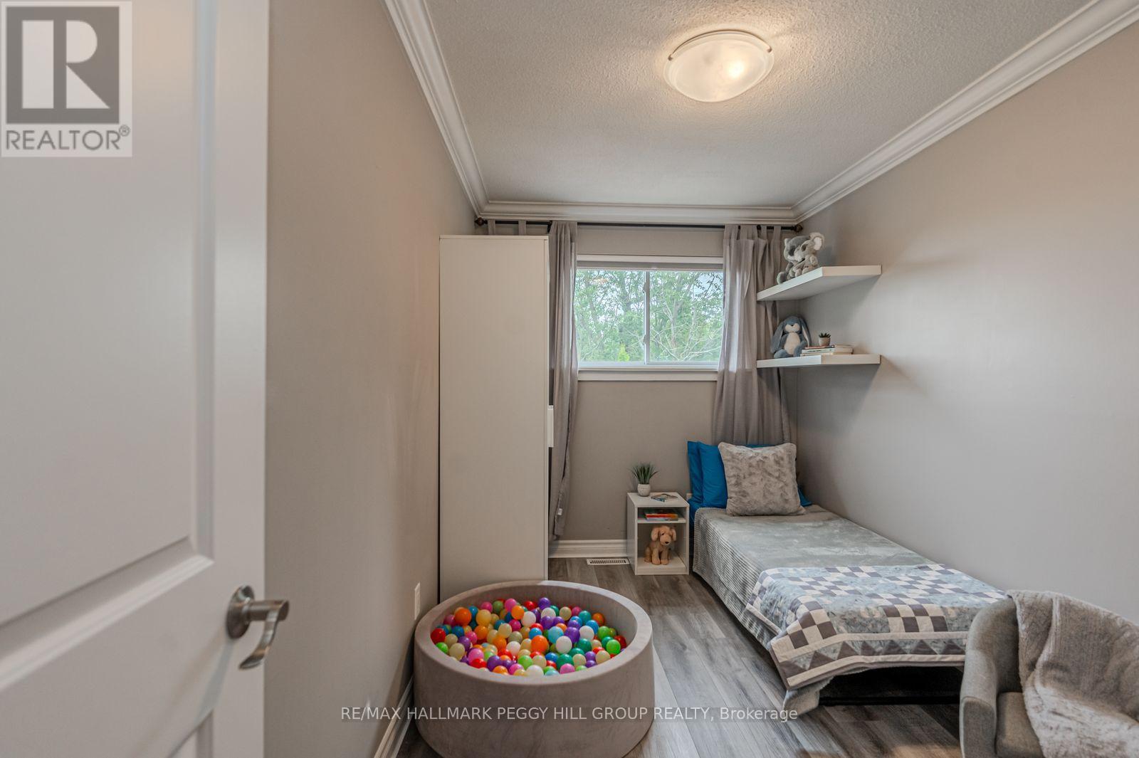 29 Shelley Lane, Barrie (Letitia Heights), Ontario  L4N 4W4 - Photo 10 - S13713954