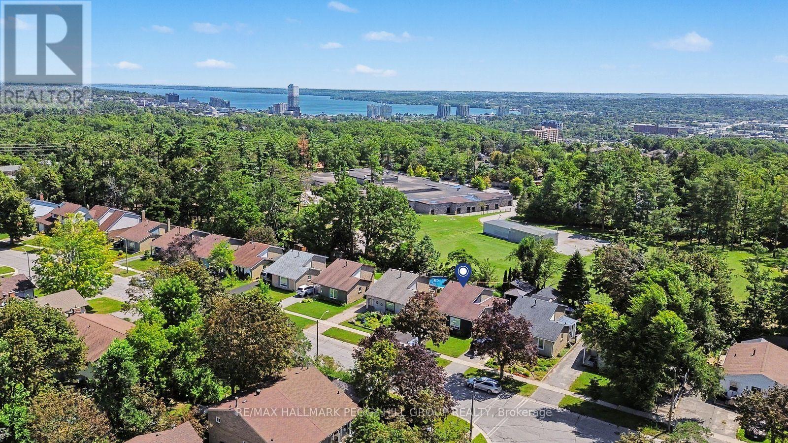29 Shelley Lane, Barrie (Letitia Heights), Ontario  L4N 4W4 - Photo 2 - S13713954