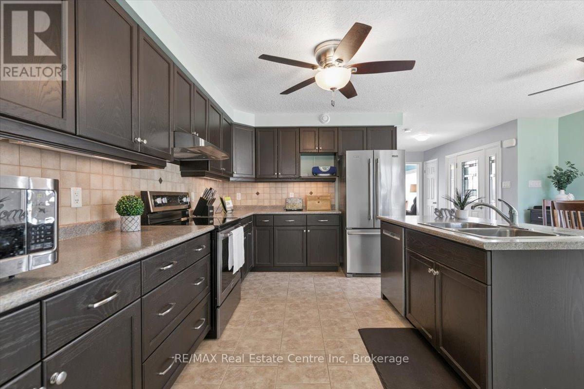 128 Ingram Drive, Guelph (Victoria North), Ontario  N1E 0M6 - Photo 19 - X13713896