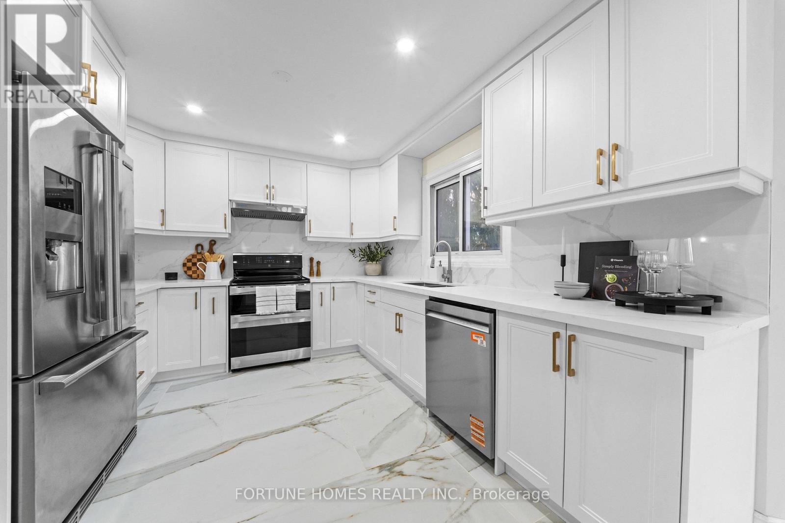 1 Ortona Drive, Brampton, Ontario  L6Y 3C9 - Photo 15 - W13713882