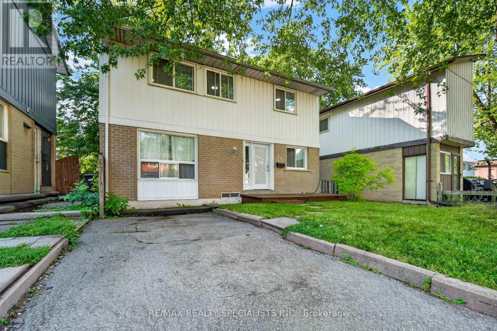 24 GARRISON SQUARE, Brampton, Ontario