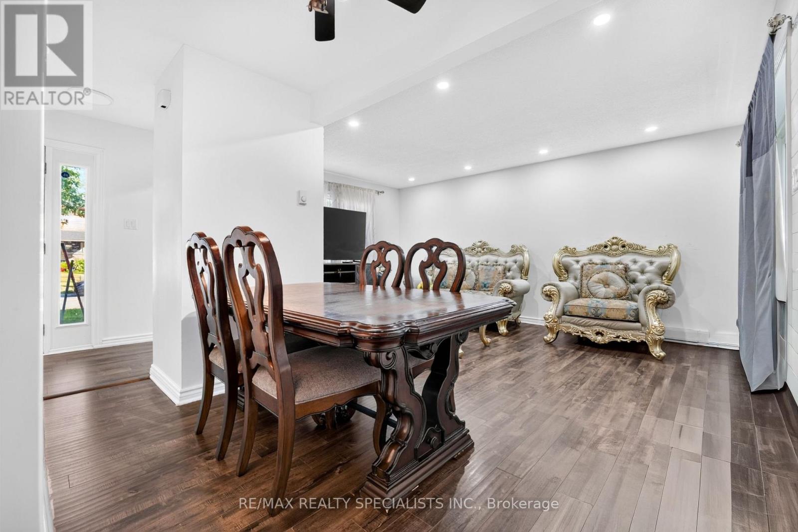 24 Garrison Square, Brampton, Ontario  L6S 2H3 - Photo 6 - W13713932