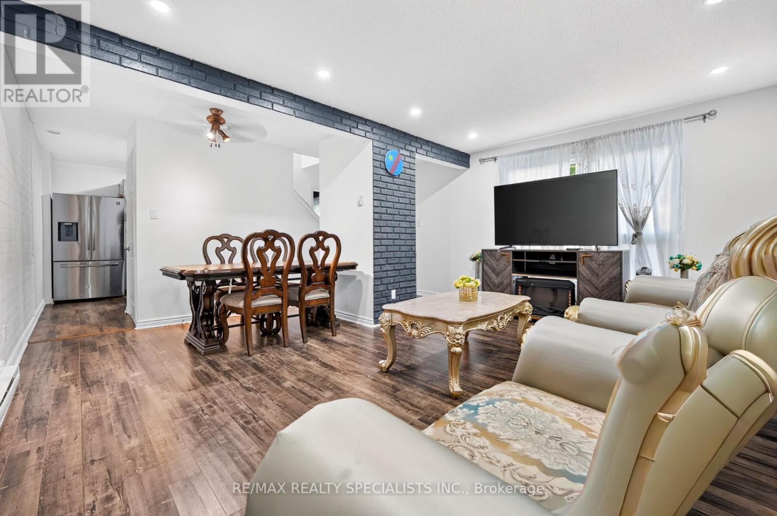 24 Garrison Square, Brampton, Ontario  L6S 2H3 - Photo 9 - W13713932