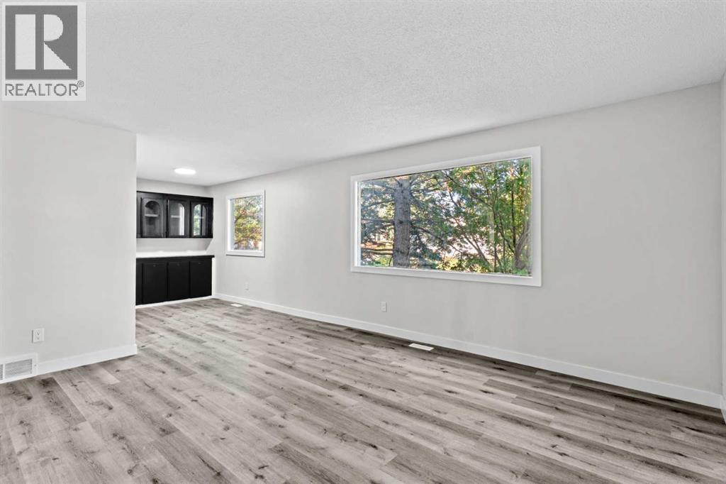 1427 43 Street Ne, Calgary, Alberta  T2A 3L5 - Photo 6 - A2339505