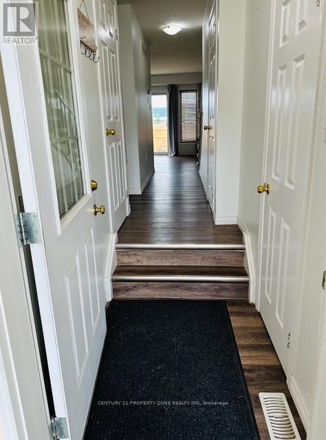1369 Countrystone Drive, Kitchener, Ontario  N2N 3R8 - Photo 6 - X13713950