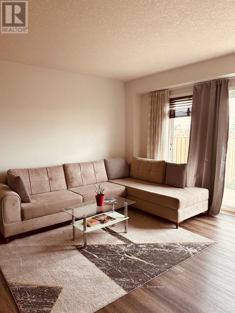1369 Countrystone Drive, Kitchener, Ontario  N2N 3R8 - Photo 8 - X13713950