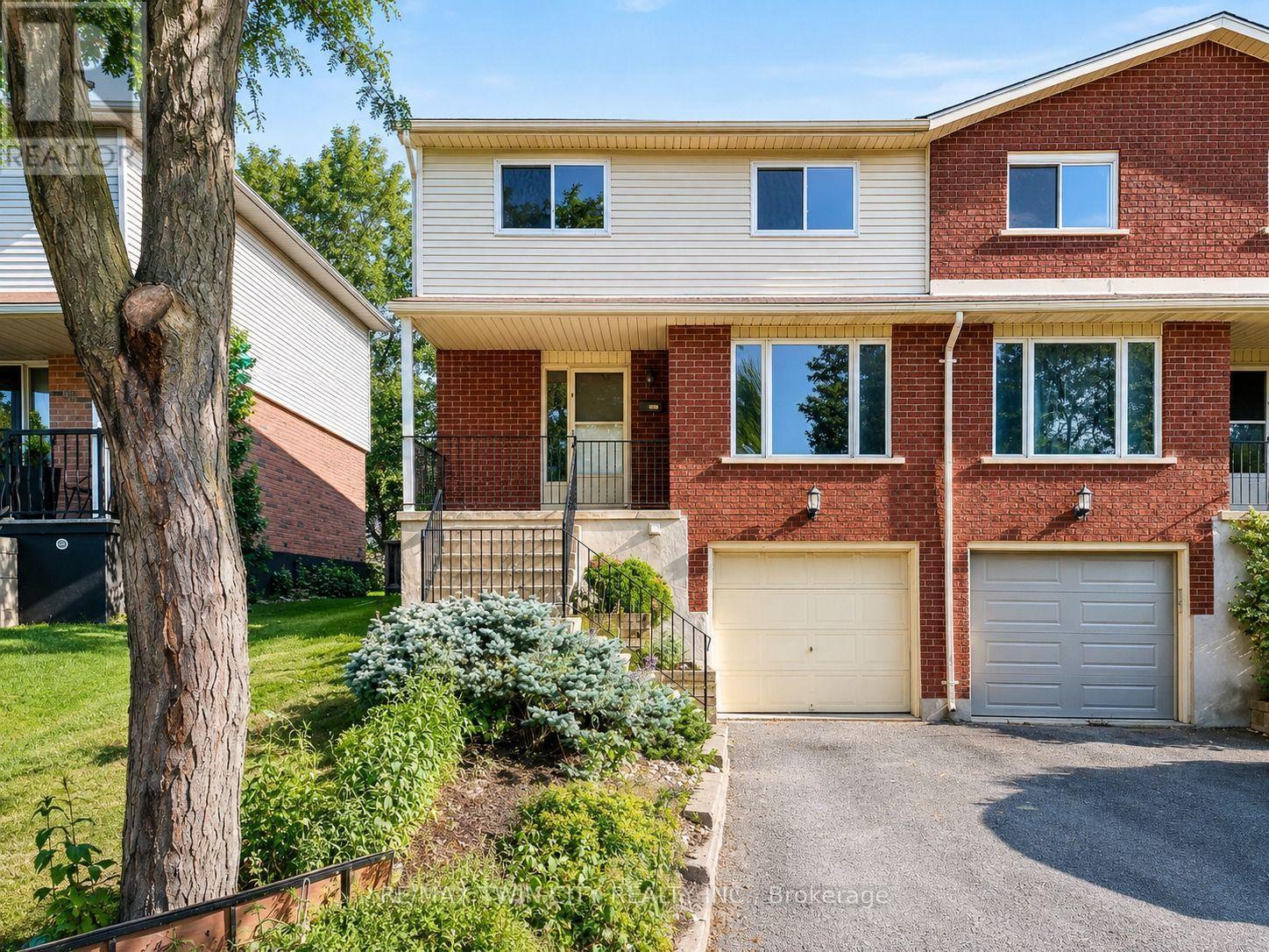 68 OLD HURON COURT, Kitchener, Ontario