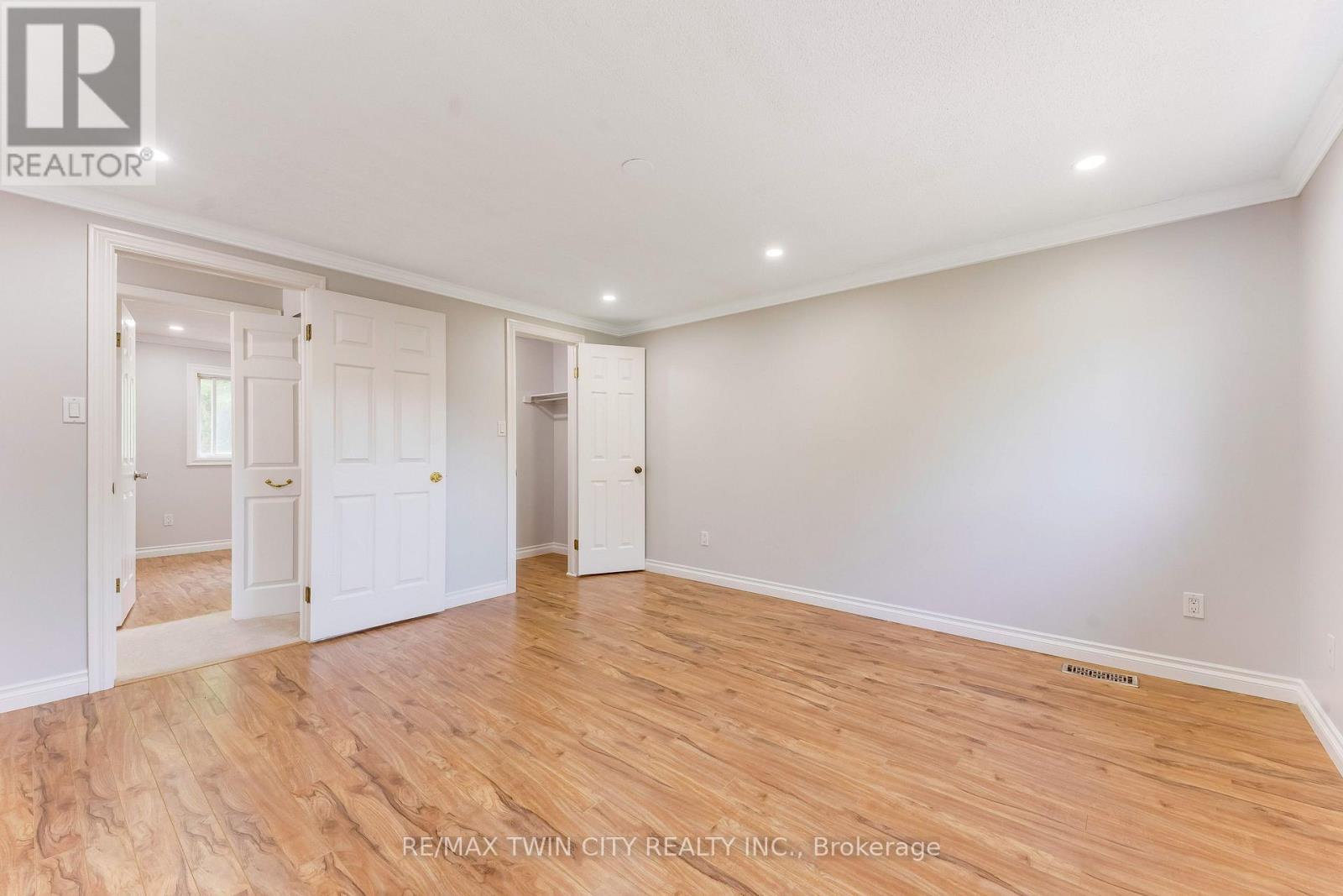 68 Old Huron Court, Kitchener, Ontario  N2R 1L7 - Photo 14 - X13713984