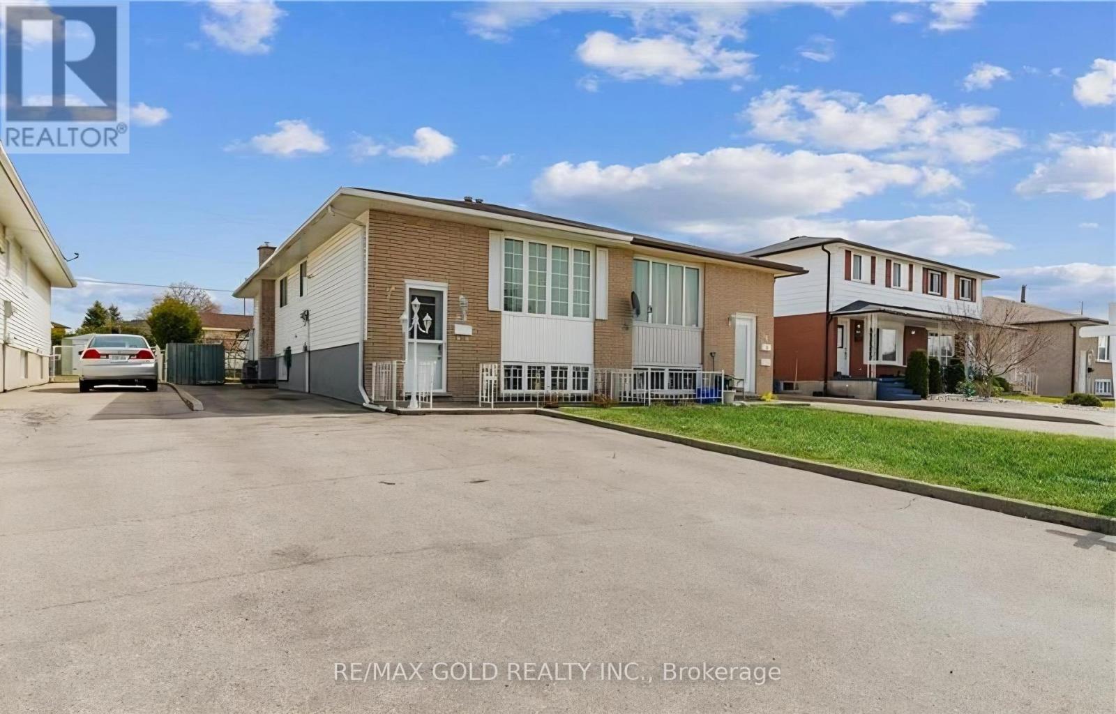54 BAKERSFIELD DRIVE, Cambridge, Ontario