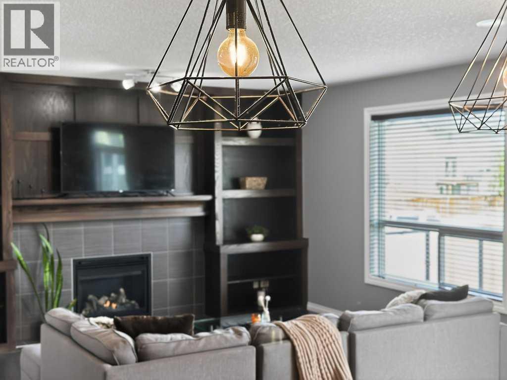 76 Rainbow Falls Boulevard, Chestermere, Alberta  T1X 0S6 - Photo 22 - A2316289
