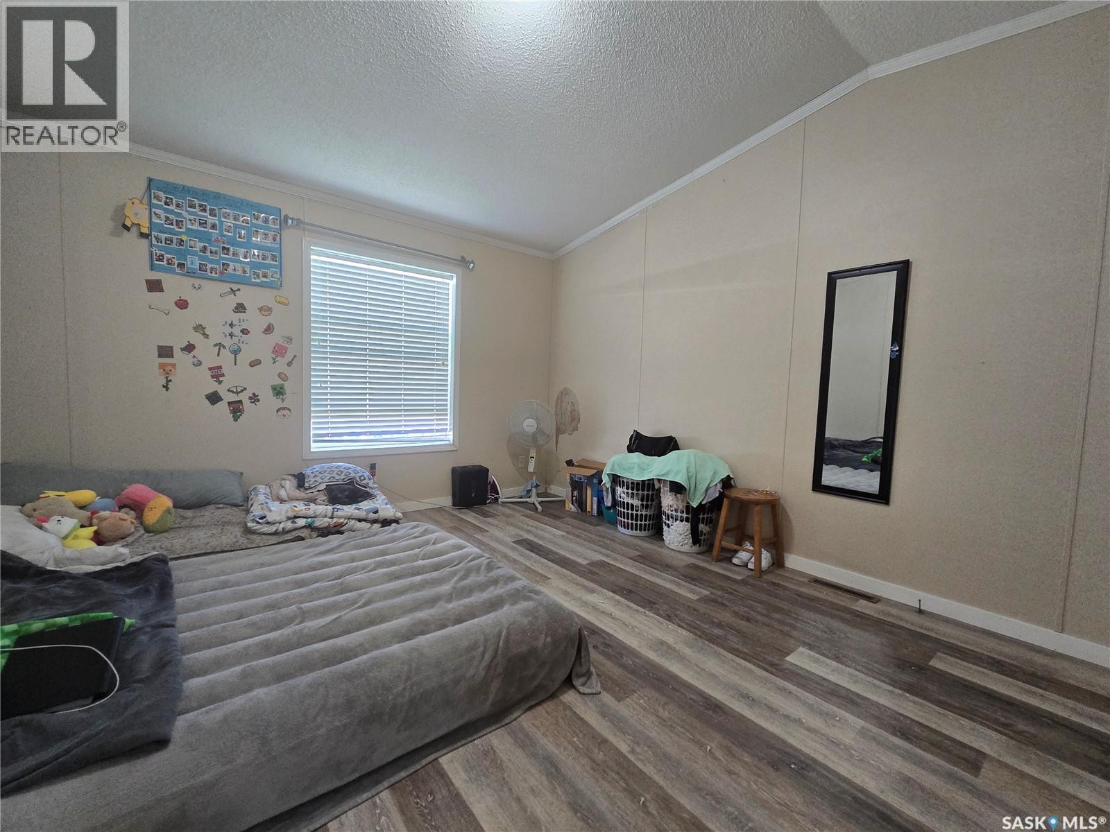 210 Brownlee Street, Weyburn, Saskatchewan  S4H 3P4 - Photo 13 - SK046688