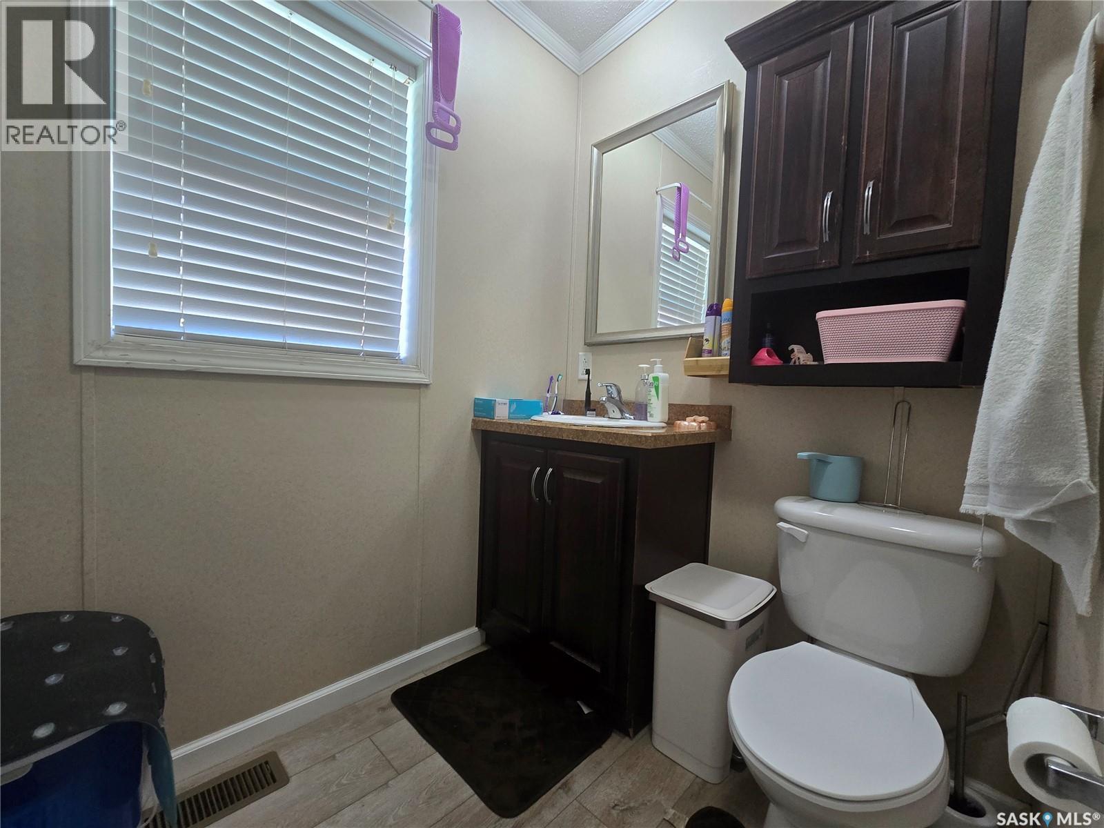 210 Brownlee Street, Weyburn, Saskatchewan  S4H 3P4 - Photo 20 - SK046688