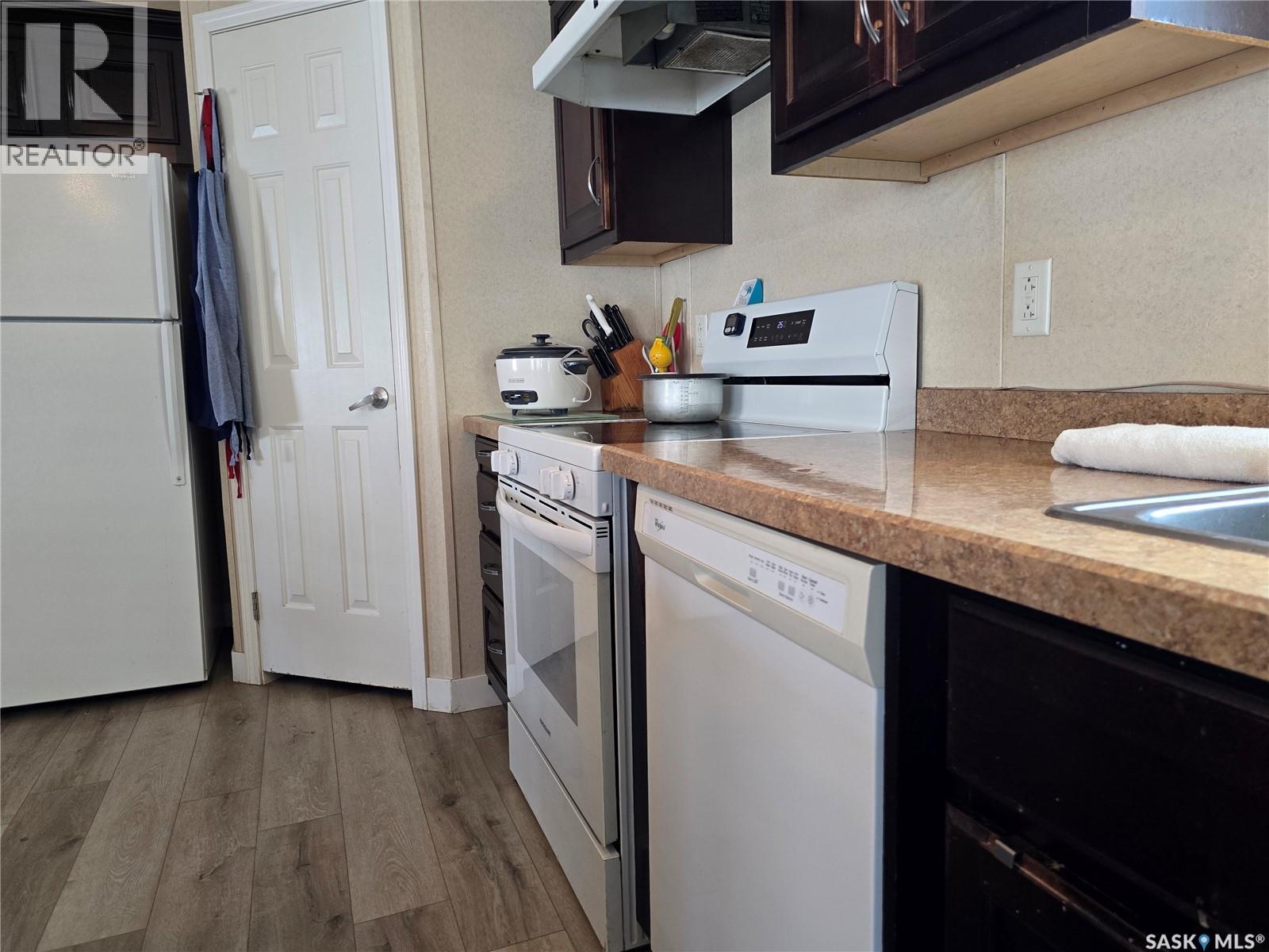 210 Brownlee Street, Weyburn, Saskatchewan  S4H 3P4 - Photo 8 - SK046688