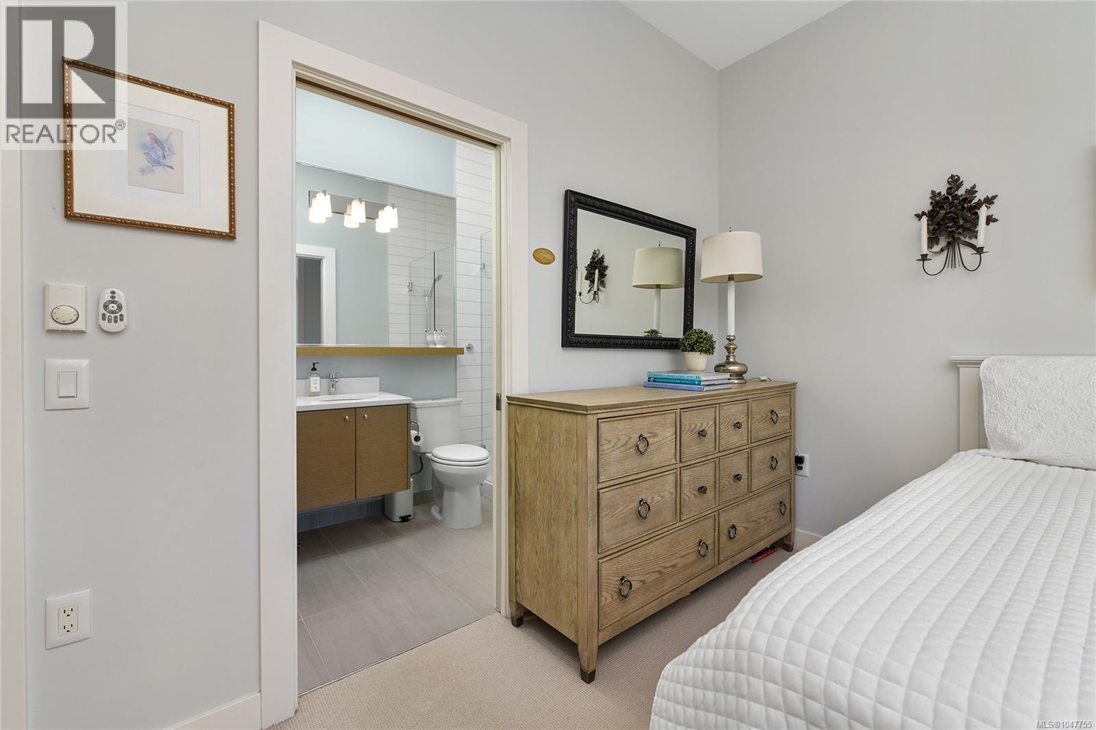 301 2580 Penrhyn St, Saanich, British Columbia  V8N 1G3 - Photo 28 - 1047755