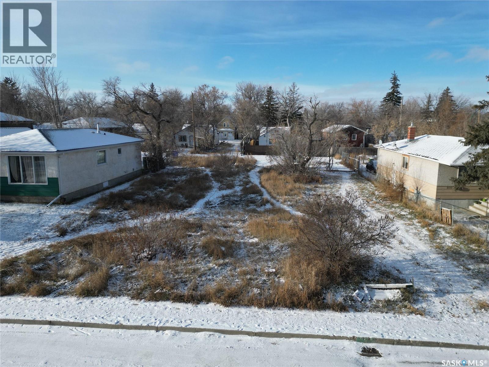 820 Robinson Street, Regina, Saskatchewan  S4T 2M3 - Photo 3 - SK046625