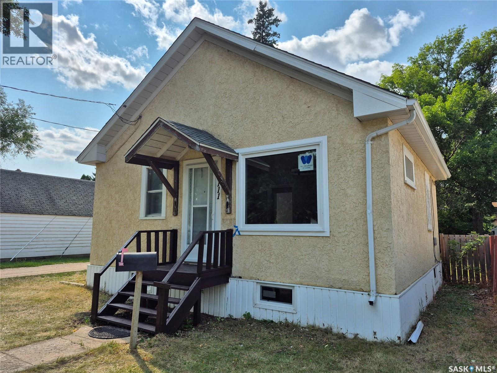 111 9th Street Ne, Weyburn, Saskatchewan  S4H 1E8 - Photo 28 - SK046586